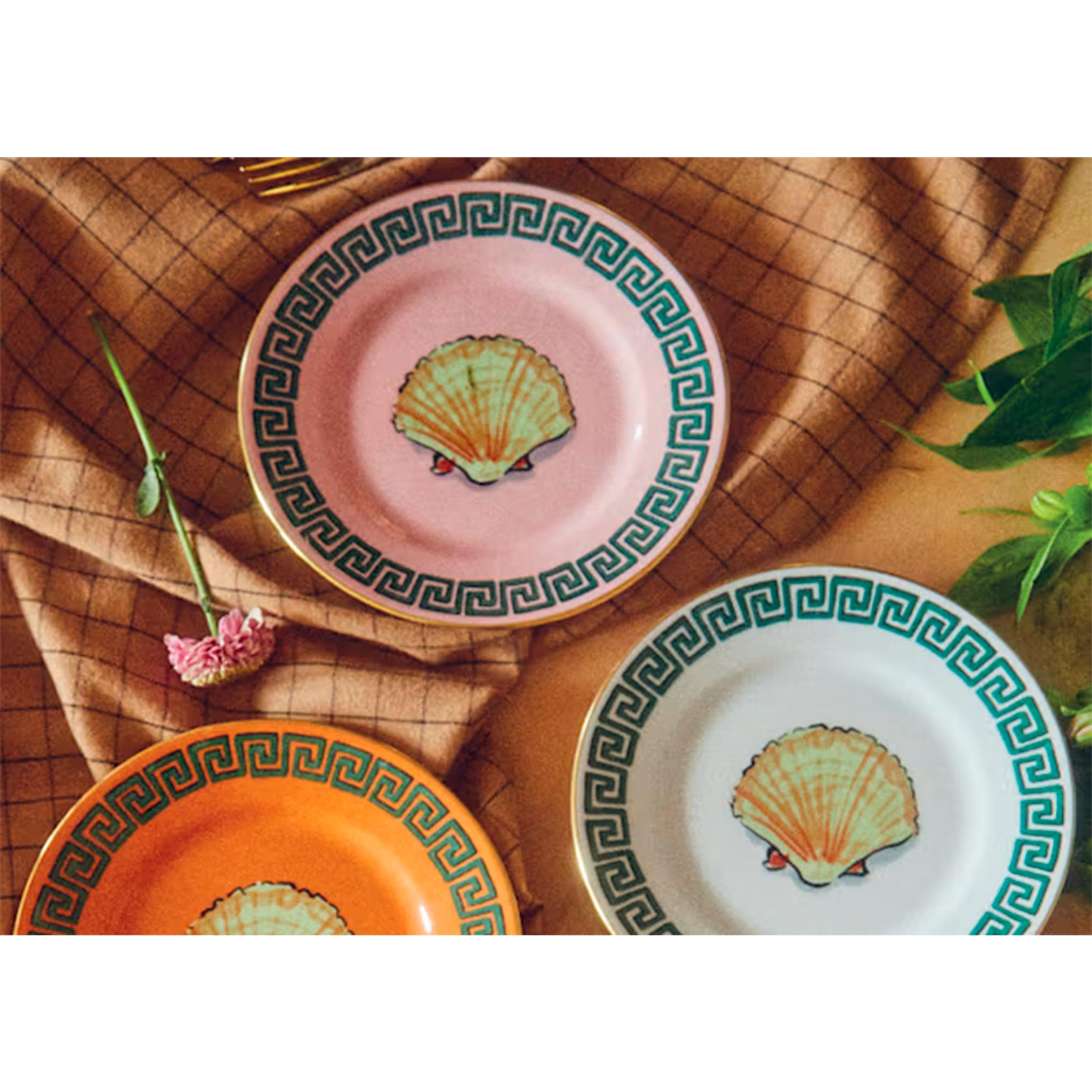 Set of 4 bread plates