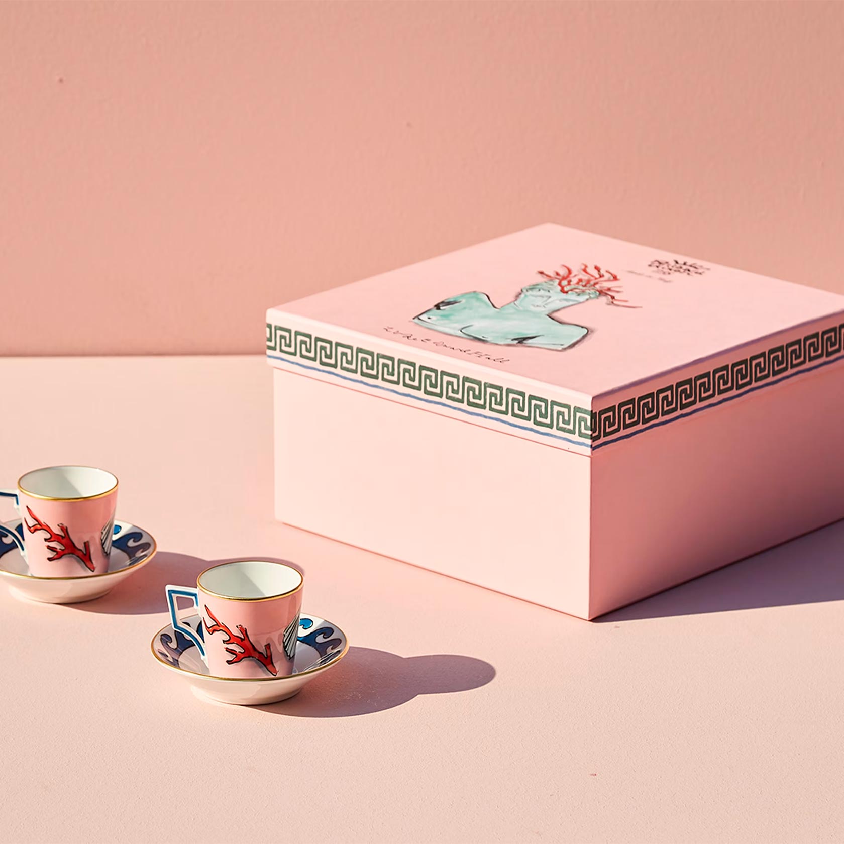 Set of 2 espresso cups & saucers