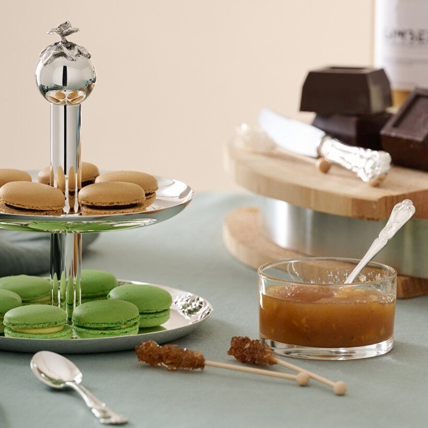 Two-level Pastry Stand