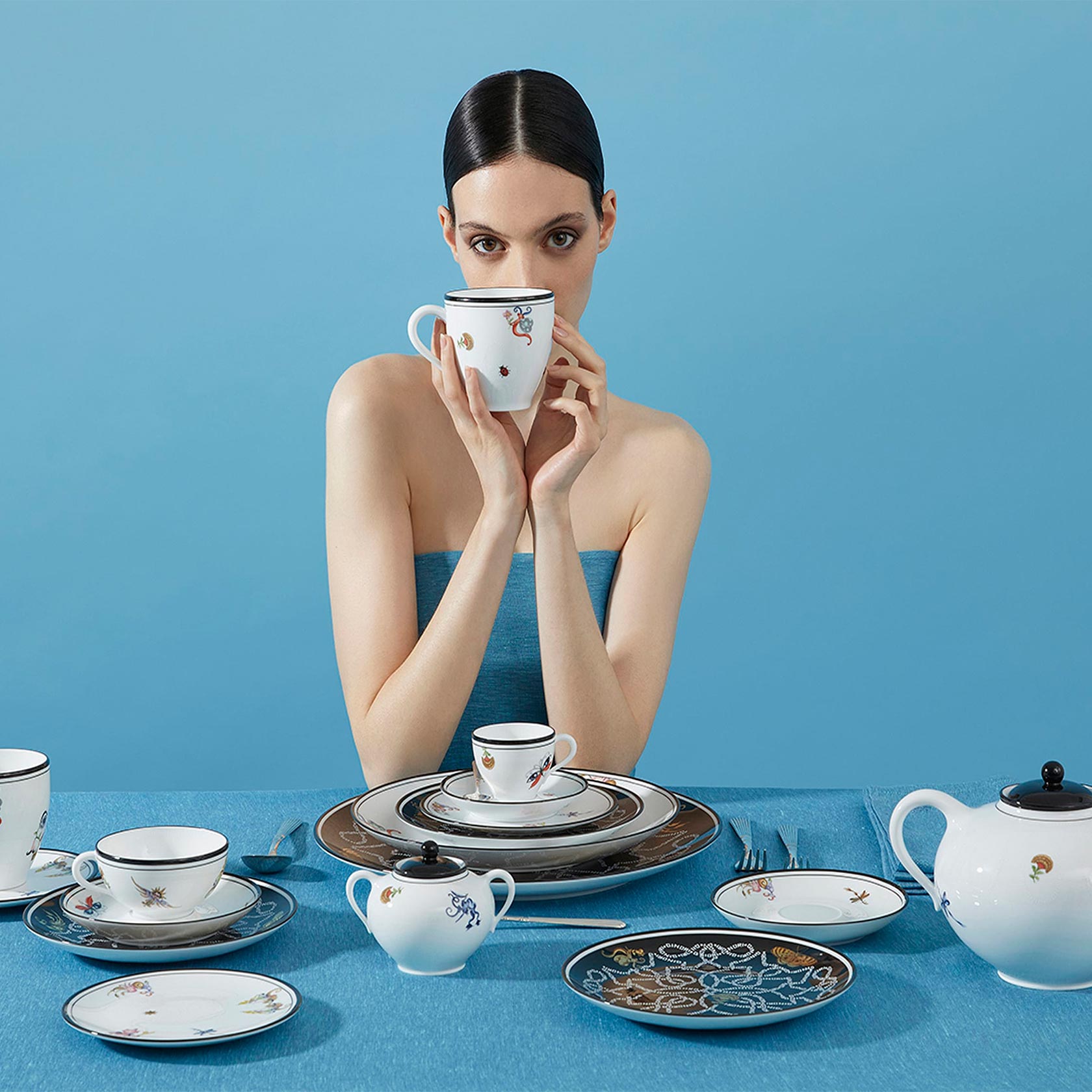 Set of 2 espresso cups & saucers