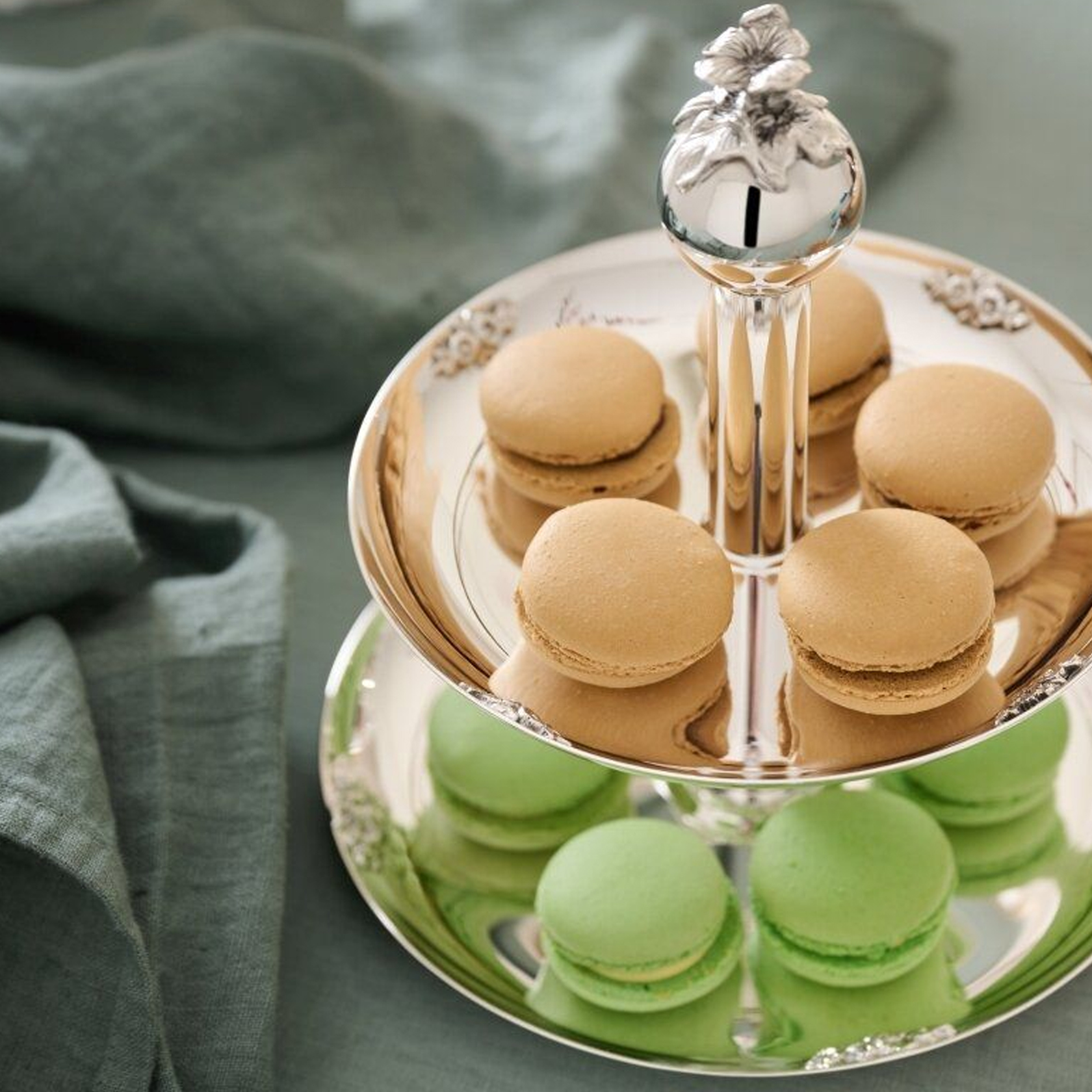 Two-level Pastry Stand