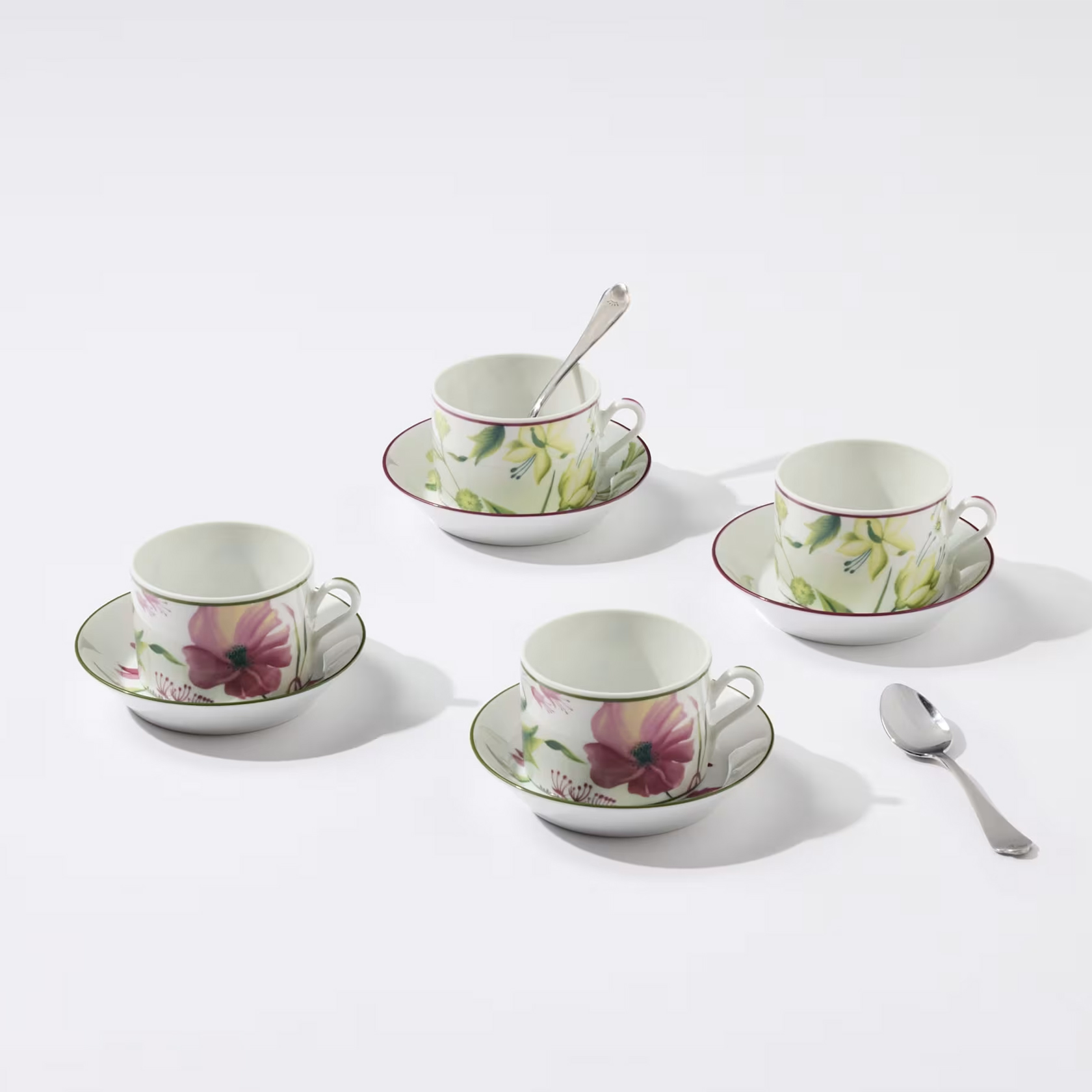 Set of 2 tea cups & saucers