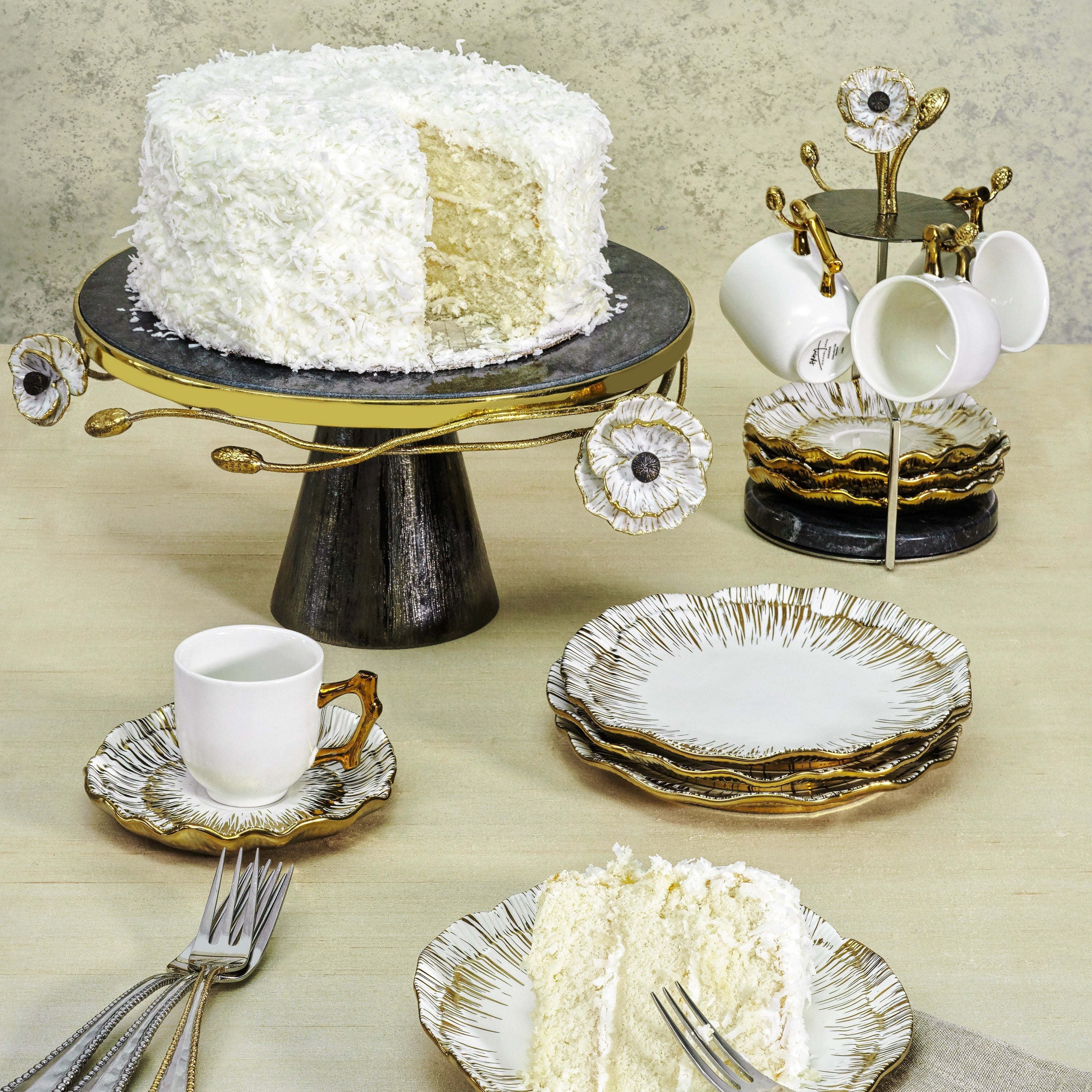 Set of 4 coffee cups & saucers