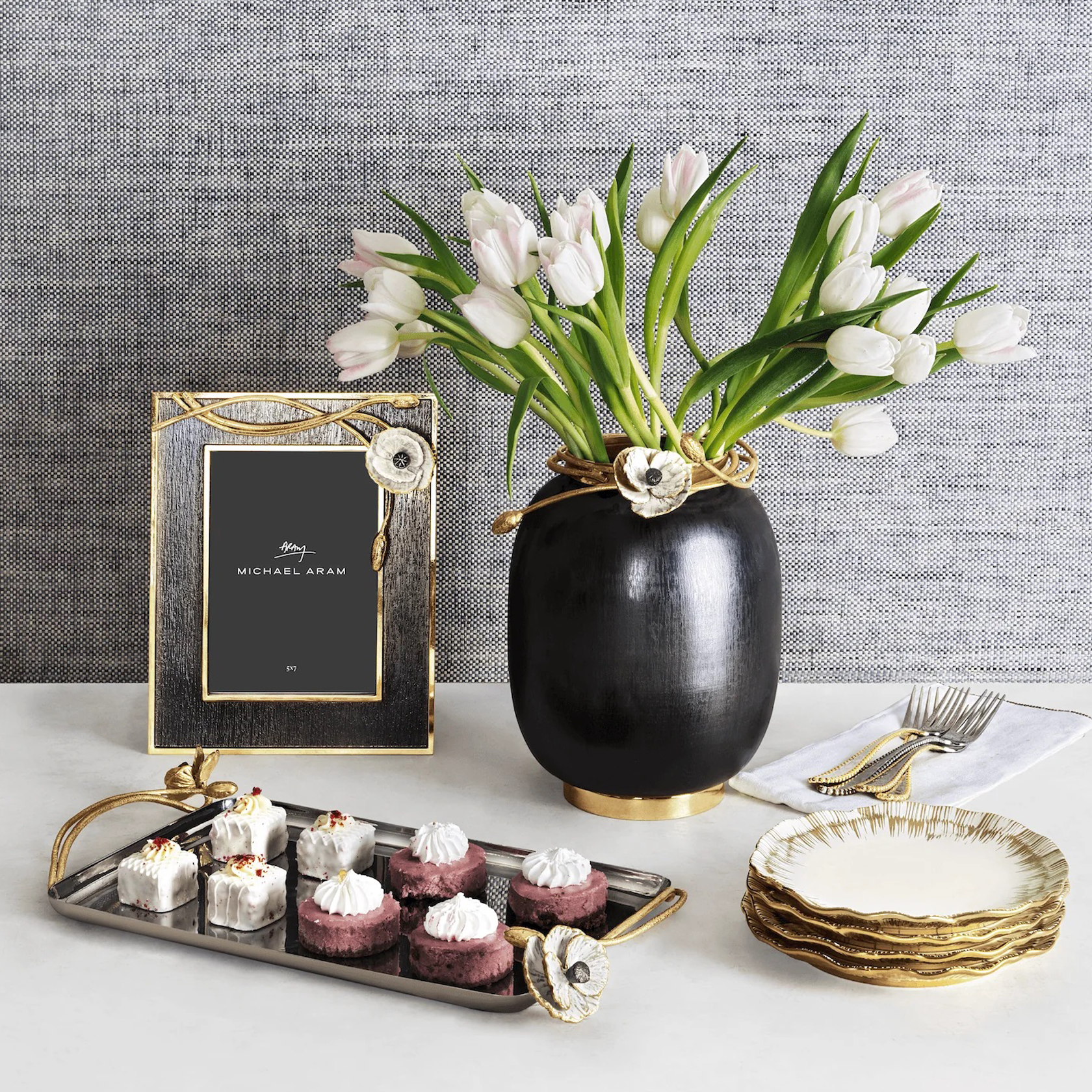 Set of 4 dessert plates