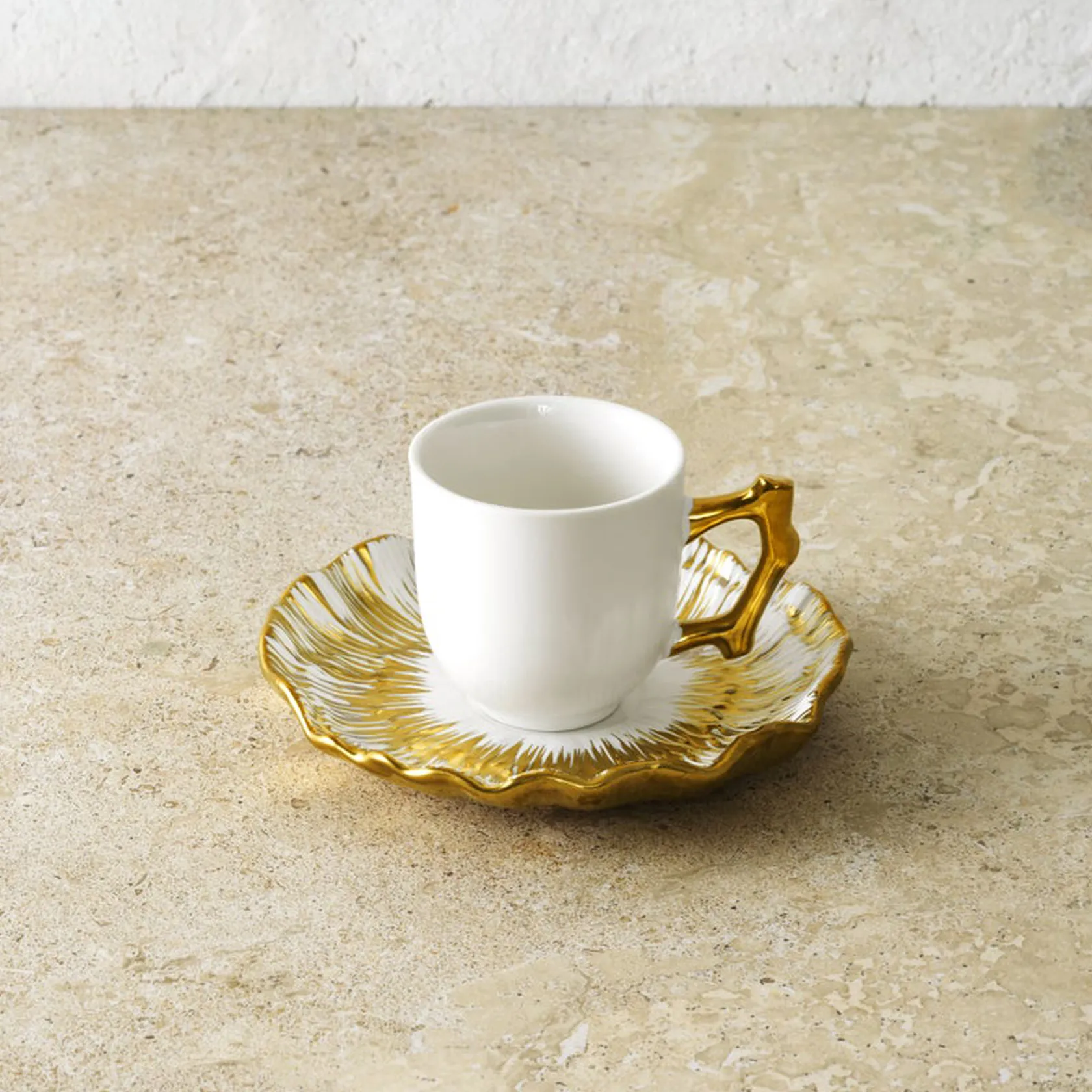 Set of 4 coffee cups & saucers