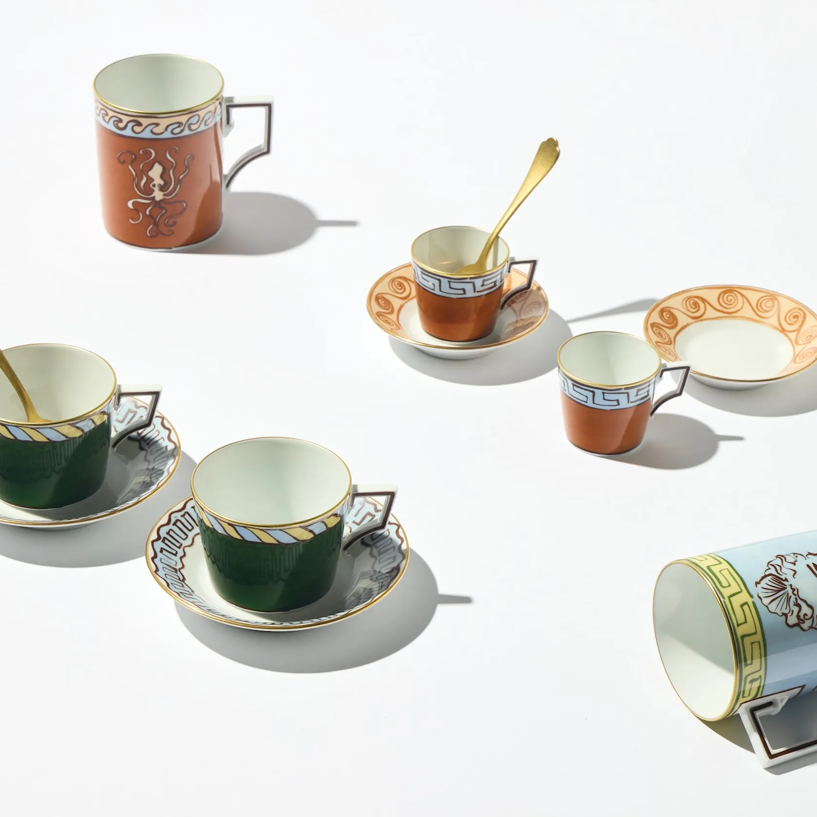 Set of 2 coffee cups & saucers