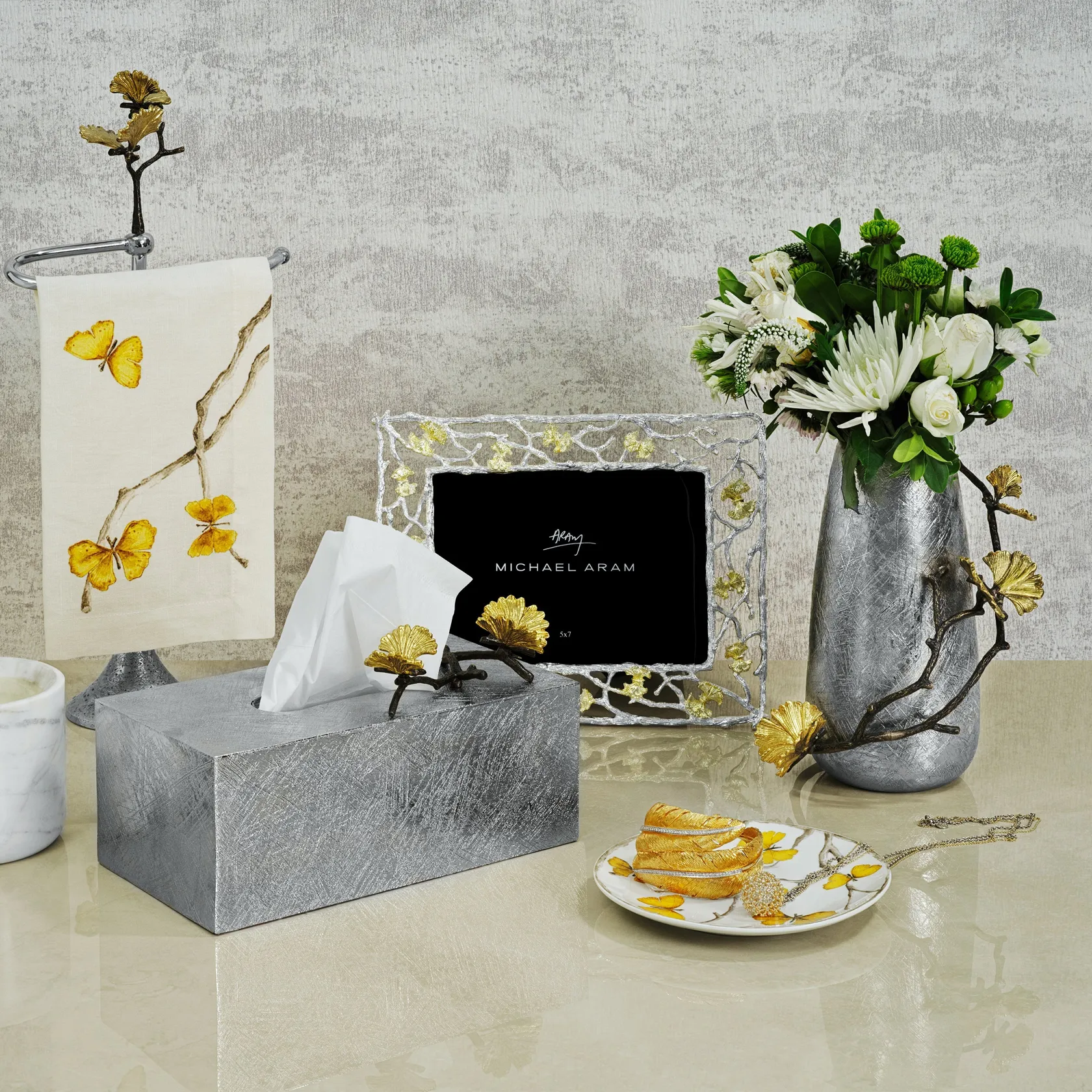 Tissue box