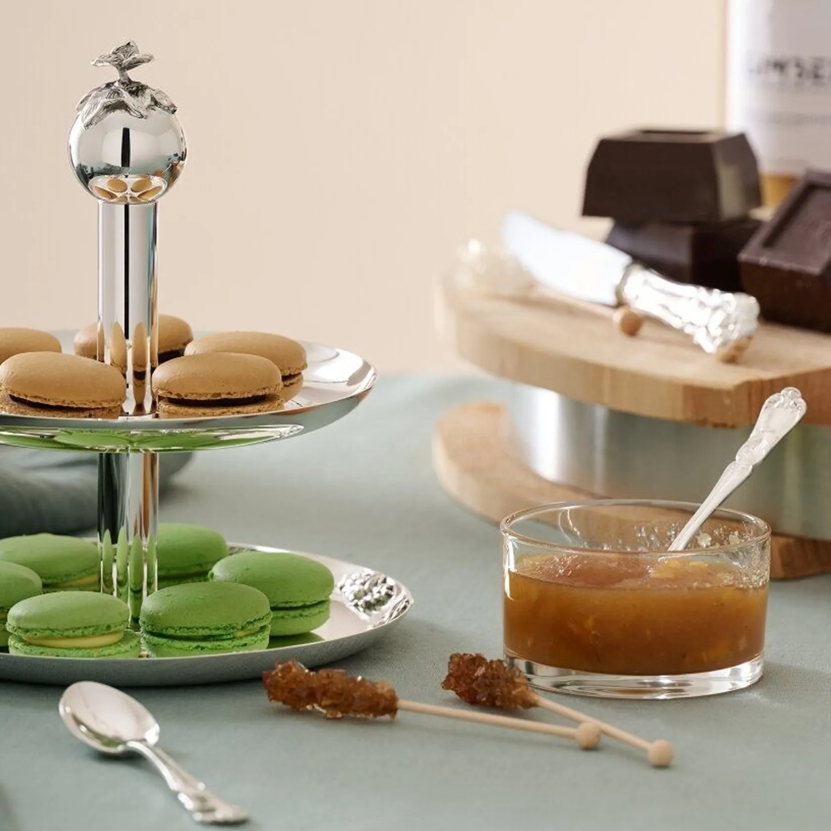 Two-level Pastry Stand