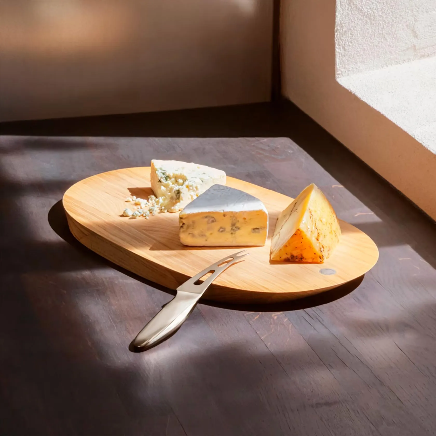 Serving board